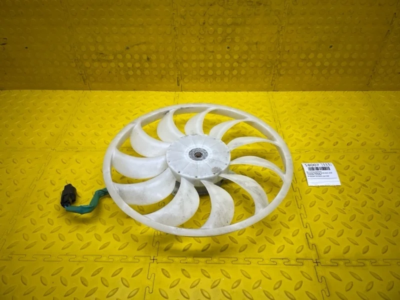 Вентилятор радиатора Mitsubishi Outlander 2020 1355A299 GF0W 4B11CA7125