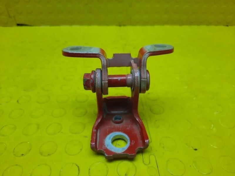 Петля двери верхняя Skoda Fabia 2014 5J0833402C CGG 835310, правая