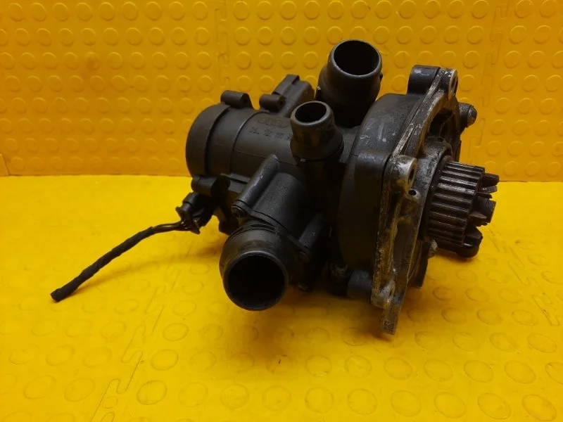 Корпус термостата всборе с термостатом Volkswagen Tiguan 2018 06L121111K CZP