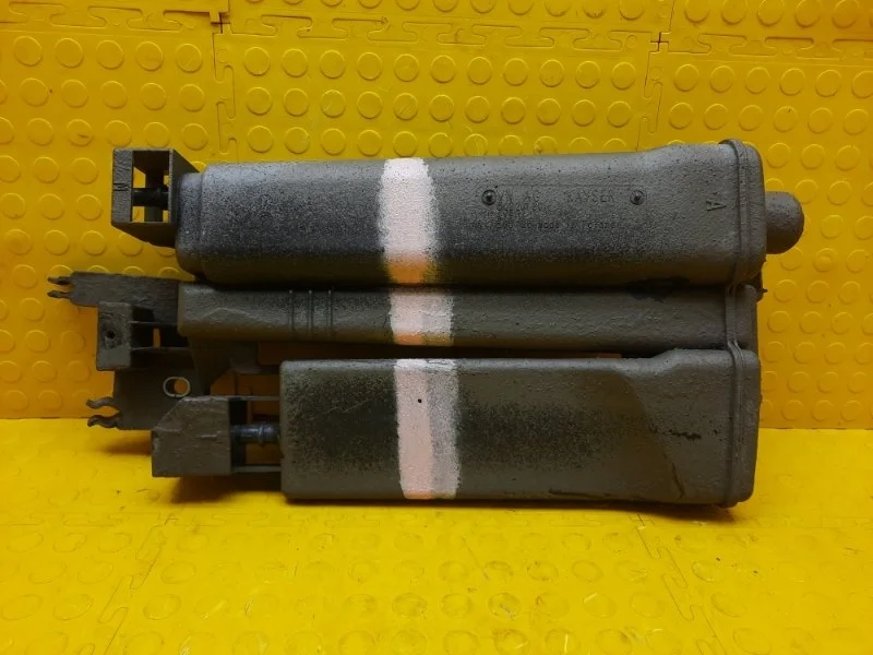 Фильтр паров топлива, адсорбер Skoda Octavia 5Q0201801 5E3