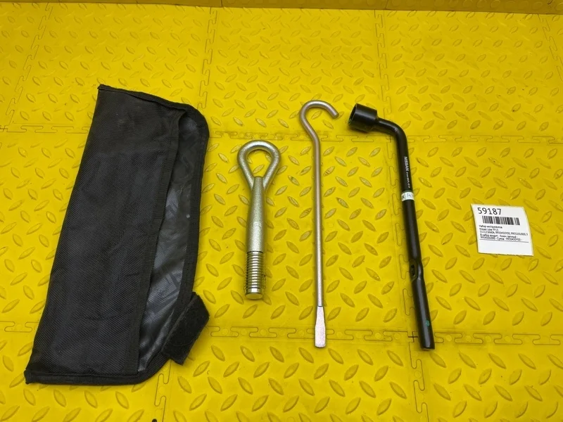 Набор инструментов Nissan Juke 511121KA0A YF15