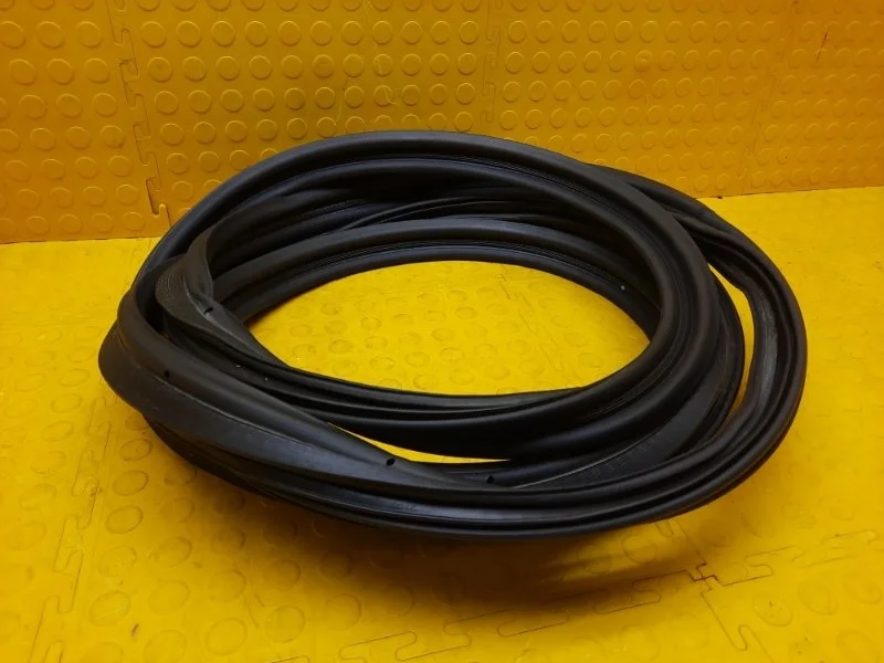 Уплотнитель двери Mitsubishi Outlander 2021 5815A067 GF0W 4B11 CB8765, задний