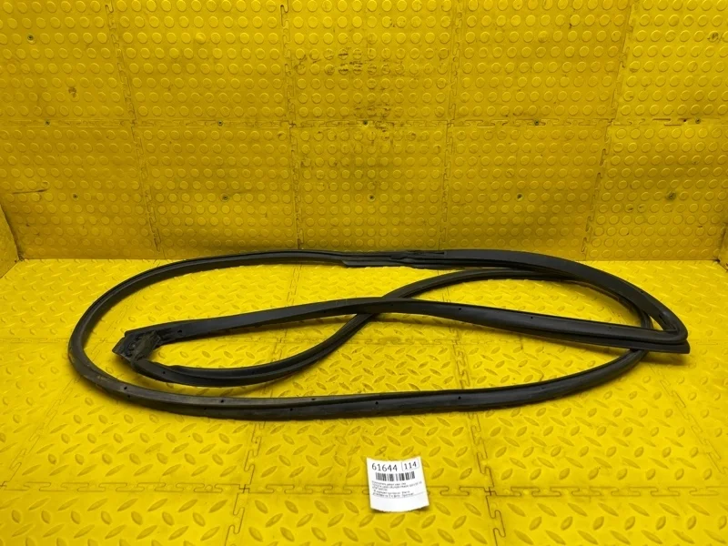 Уплотнитель двери TOYOTA LAND CRUISER PRADO 2016 6787260130 GDJ150 1GD8125212, задний левый