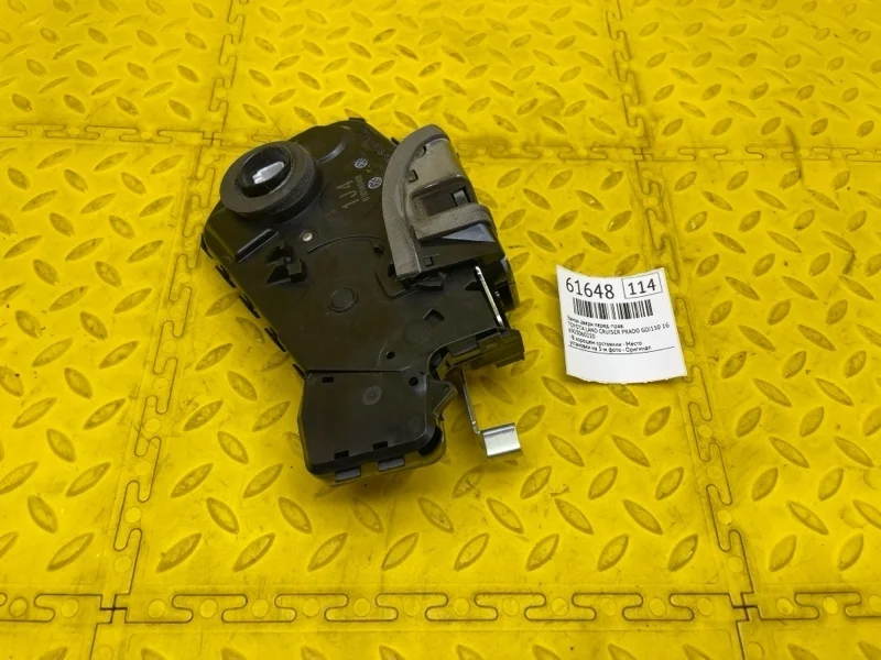 Замок багажника Toyota Land Cruiser Prado 2016 6911060233 GDJ150 1GD8125212