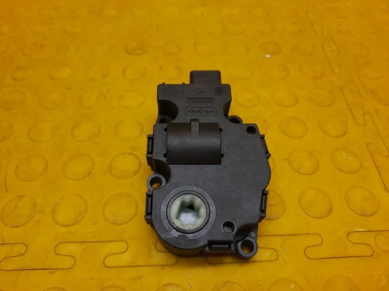 Моторчик заслонки отопителя Mercedes-Benz GLE-Class 2017 A1669060008 W166 27682130535232