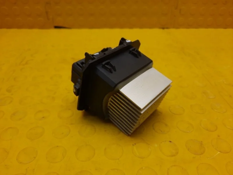 Резистор, Реостат ( Реле вентилятора , Отопителя) Nissan X-Trail 2019 277614BC0A T32 QR25