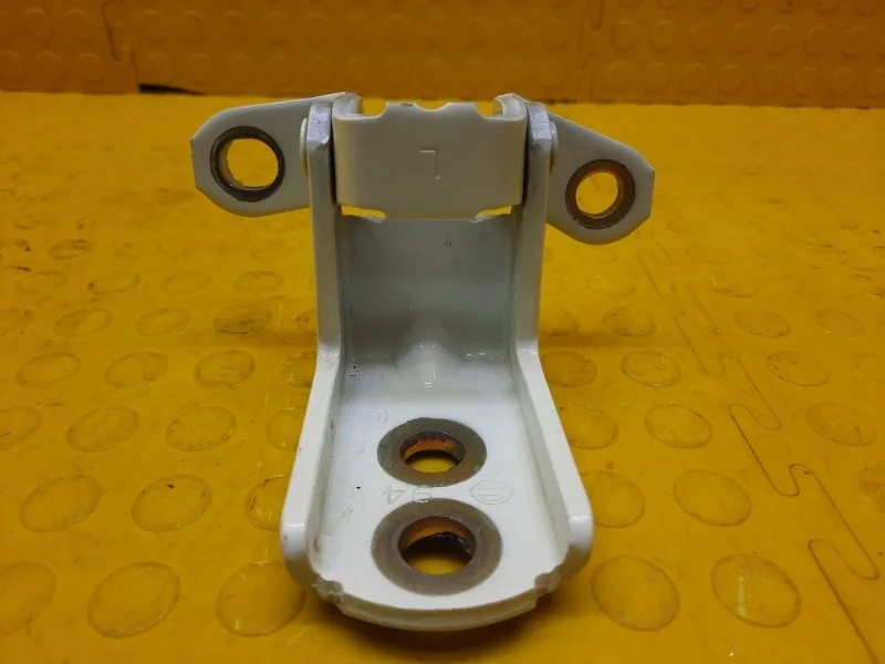 Петля двери нижняя Nissan X-trail 2019 824214CL0A T32 QR25, задняя левая