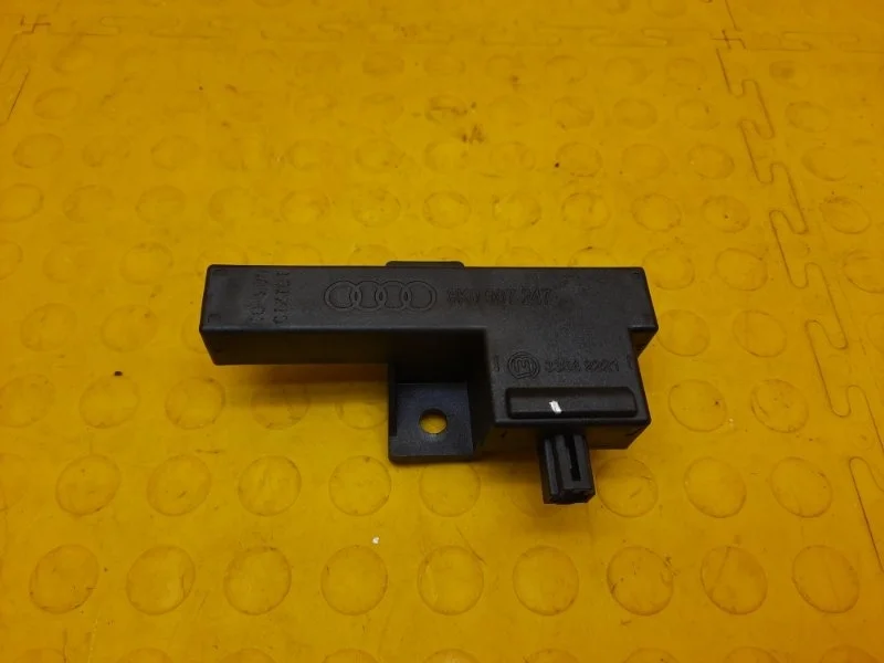 Антенна бесключевого доступа Volkswagen Touareg 2011 8K0907247 NF CKDA 002809