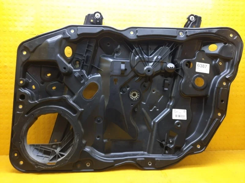 Стеклоподъемник Volkswagen Touareg 2011 7P6837462B NF CKDA 002809, передний правый