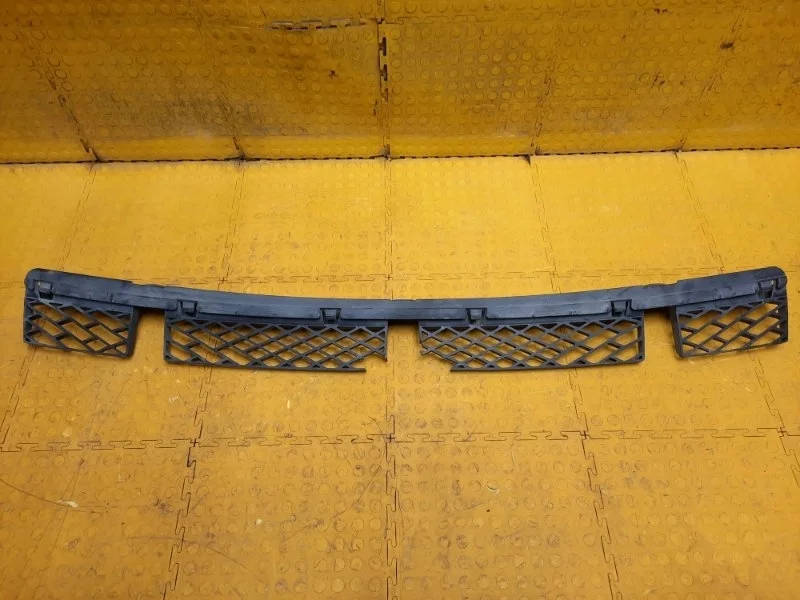 Кронштейн бампера Volkswagen Touareg 2011 7P6807863 NF CKDA 002809, задний