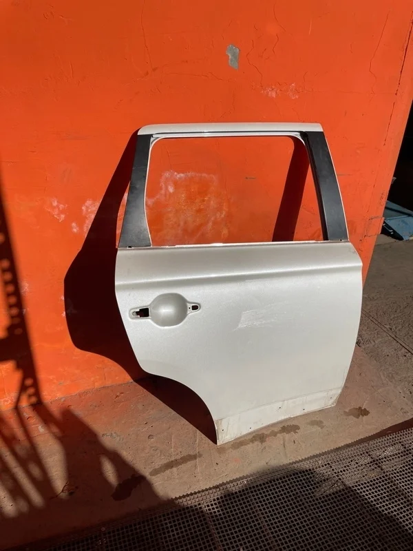 Дверь Mitsubishi Outlander 2018 5730B558 GF0W 4B12 XP2200, задняя правая