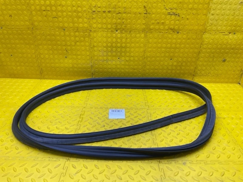 Уплотнитель крышки багажника Mitsubishi Outlander 2018 5815A067 GF0W 4B12 XP2200