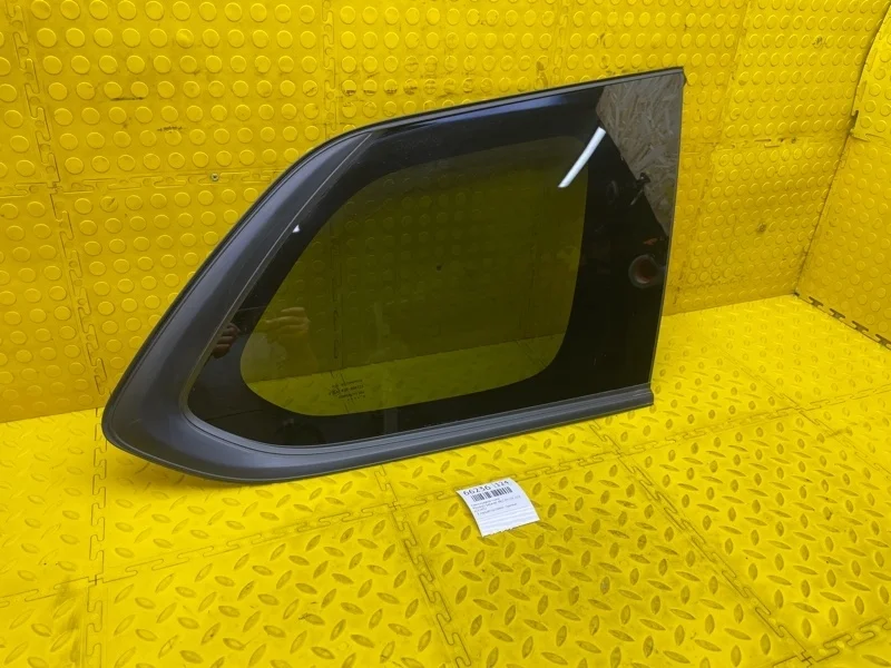 Стекло кузовное глухое Mitsubishi Outlander 2018 6121A552 GF0W 4B12 XP2200