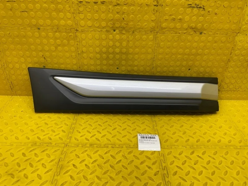 Накладка двери Mitsubishi Outlander 2018 5757A516 GF0W 4B12 XP2200, задняя правая