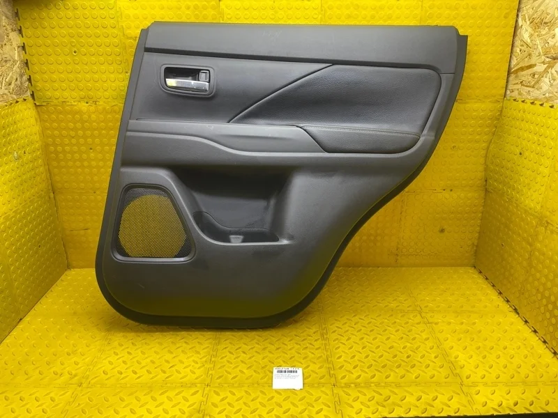 Обшивка двери Mitsubishi Outlander 2018 7222A996XA GF0W 4B12 XP2200, задняя правая