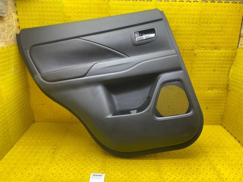 Обшивка двери Mitsubishi Outlander 2018 7222A995XA GF0W 4B12 XP2200, задняя левая