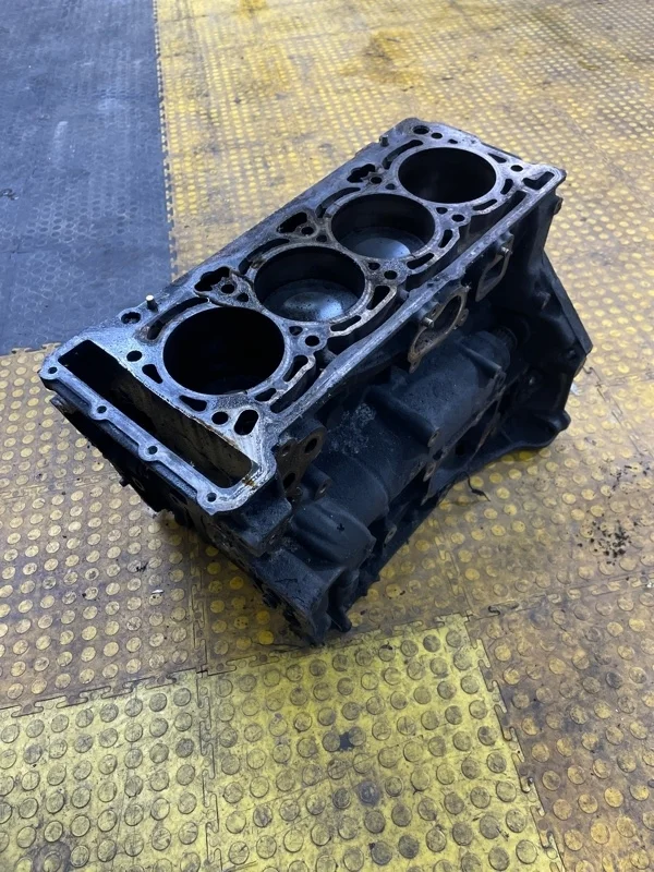 Блок цилиндров ( Блок Двигателя ) Audi Q3 2012 06H103011AP 8UB CCZ 340616