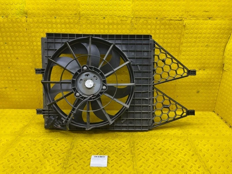 Вентилятор радиатора Volkswagen Polo 2019 6R0121207 6C1 CWV 630478