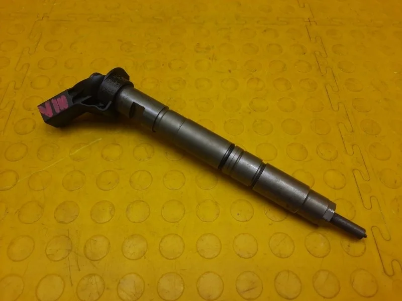 Форсунка топливная Volkswagen Touareg 2011 057130277AM NF CKDA 002809