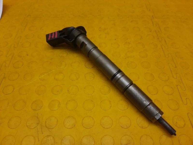 Форсунка топливная Volkswagen Touareg 2011 057130277AM NF CKDA 002809