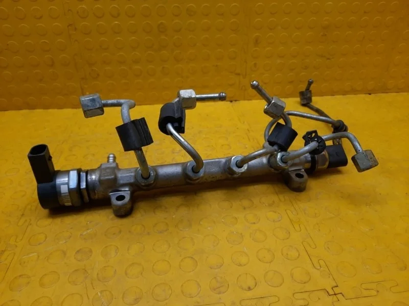 Рейка топливная Volkswagen Tiguan 2018 04L130089B AD1 DBG016095