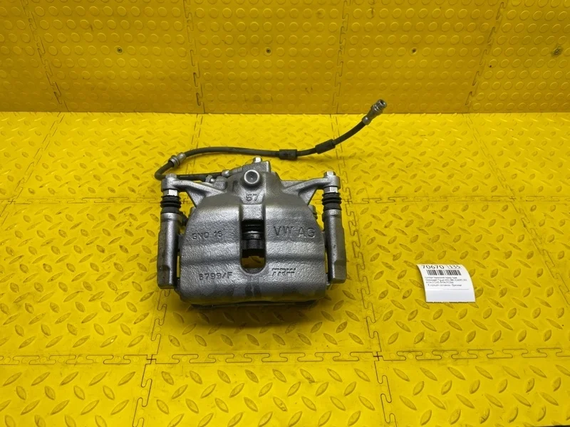 Суппорт тормозной Volkswagen Tiguan 2018 8V0615124D AD1 DBG016095, передний правый