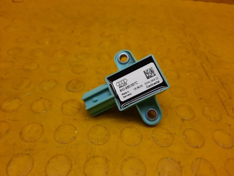 Датчик удара AUDI Q5 2014 8K0955557C 8RB CMGB, передний