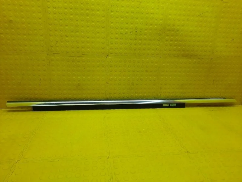 Уплотнитель опускного стекла AUDI Q5 2014 8R0853284F2ZZ 8RB CMGB, передний правый