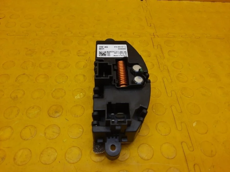 Резистор, Реостат ( Реле вентилятора , Отопителя) Audi Q5 2014 8T0820521E 8RB CMGB