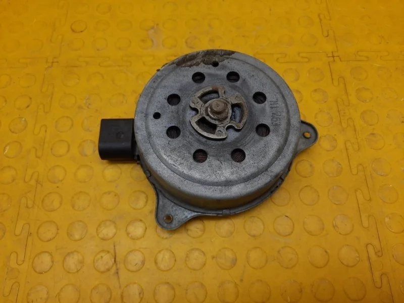 Моторчик вентилятора AUDI Q5 2014 8K0959455K 8RB CMGB