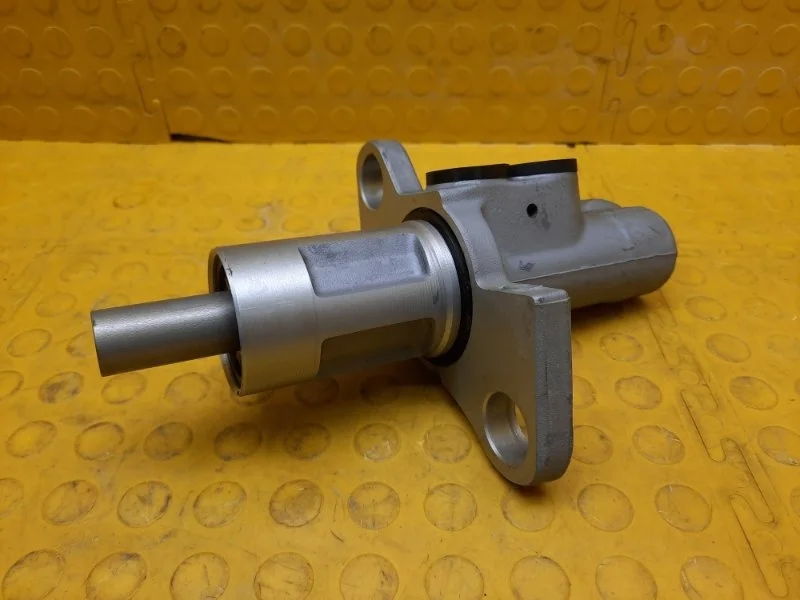 Главный тормозной цилиндр AUDI Q5 2014 8K0611021A 8RB CMGB