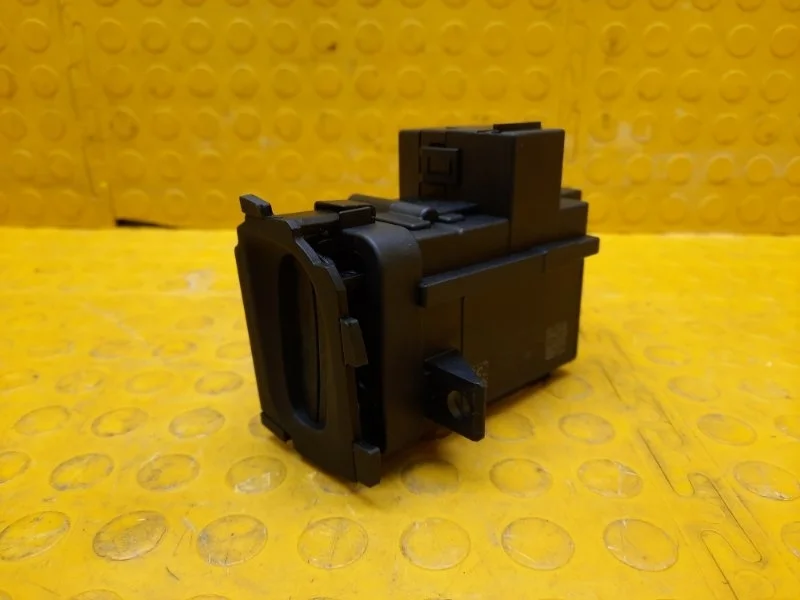 Замок зажигания AUDI Q5 2014 8K0909131D 8RB CMGB