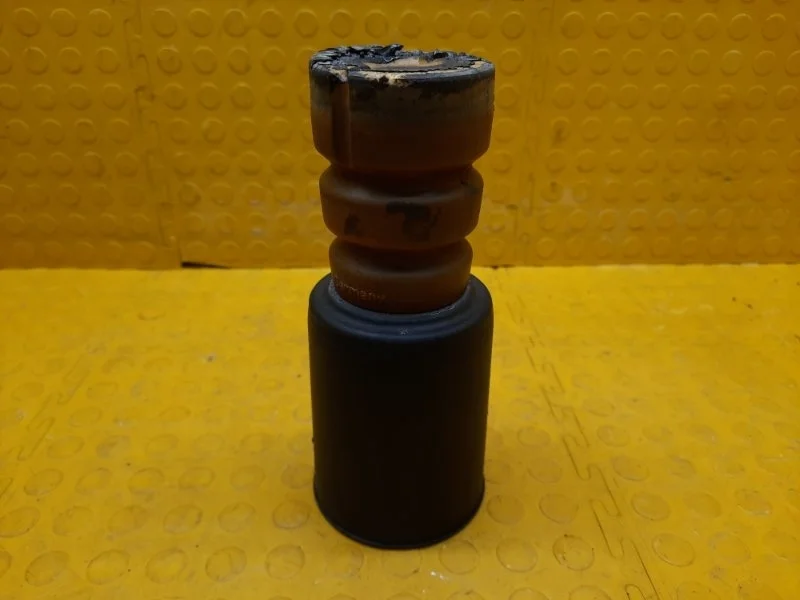 Пыльник и отбойник на стойку AUDI Q5 2014 8R0412131D 8RB CMGB, передний