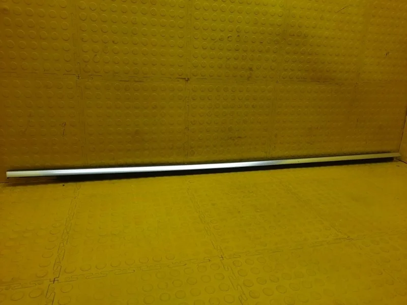 Уплотнитель опускного стекла Audi Q7 2016 4M08532843Q7 4MB CVM011957, передний правый