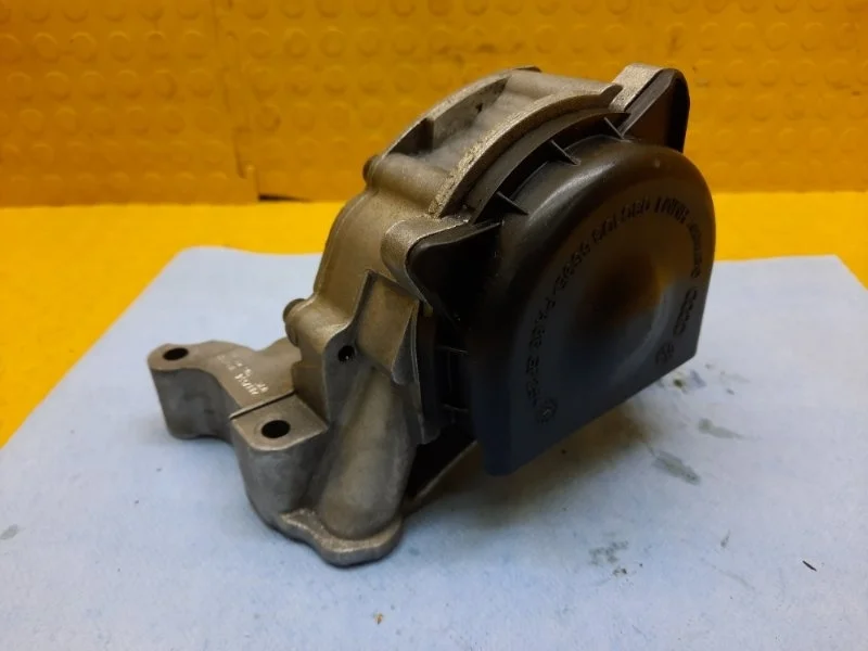 Маслонасос Volkswagen Tiguan 2006-2011 03C115105Q NF