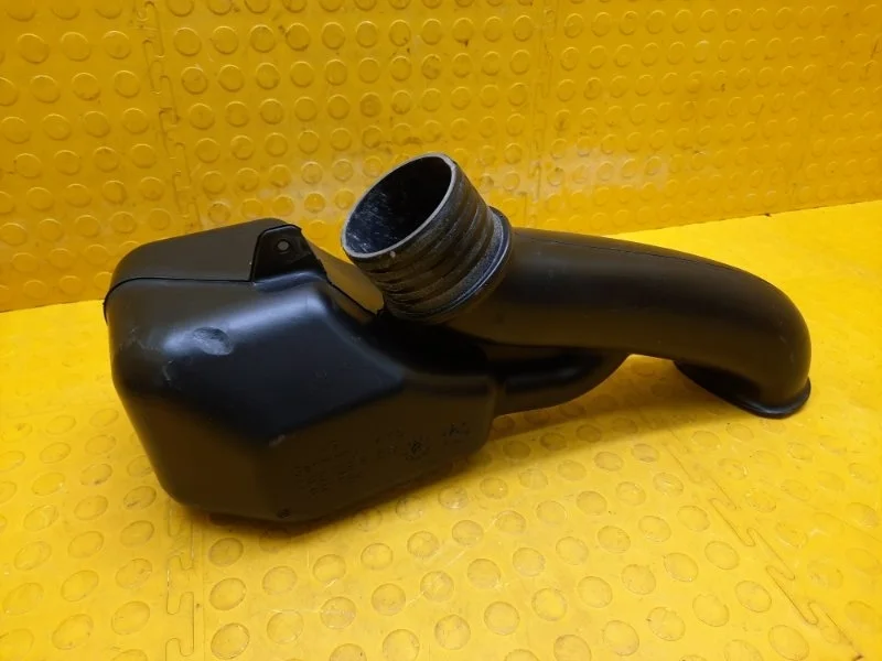 Резонатор воздушного фильтра Volkswagen Polo 2017 04E129618D 6C1 CWVA