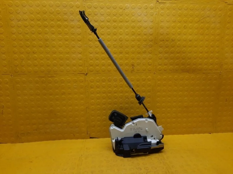 Замок двери Volkswagen Polo 2017 6RF839016C 6C1 CWVA, задний правый