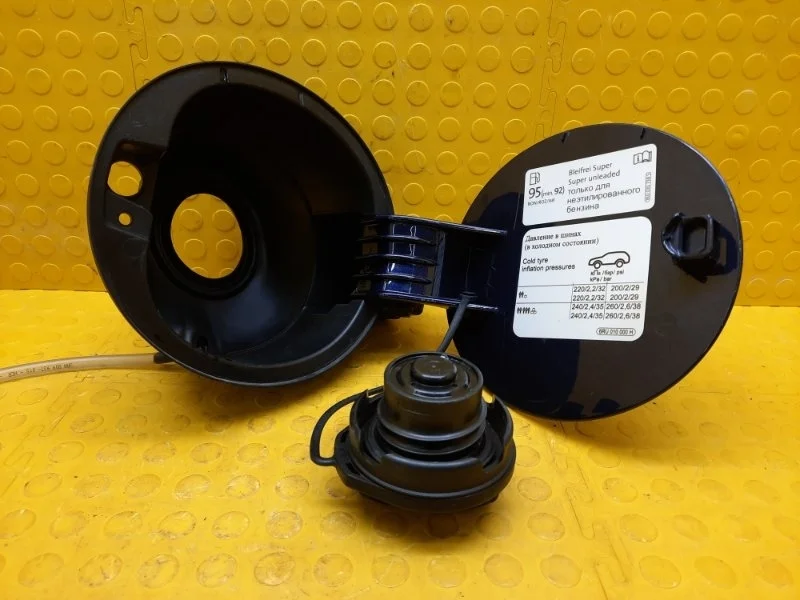 Лючок бензобака (топливного бака) Volkswagen Polo 2017 6RU809857 6C1 CWVA