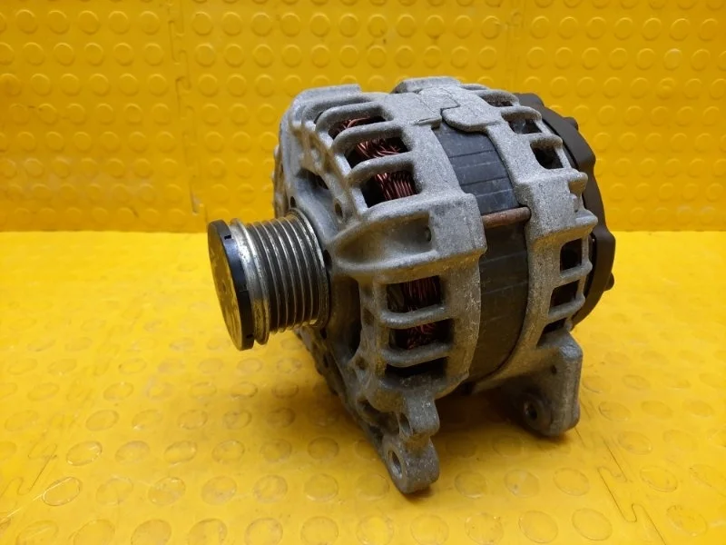 Генератор Volkswagen Polo 2017 04E903023S 6C1 CWVA