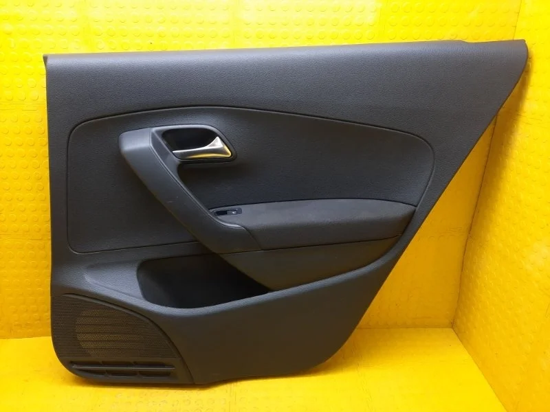 Обшивка двери Volkswagen Polo 2017 6RU867212FJYL 6C1 CWVA, задняя правая