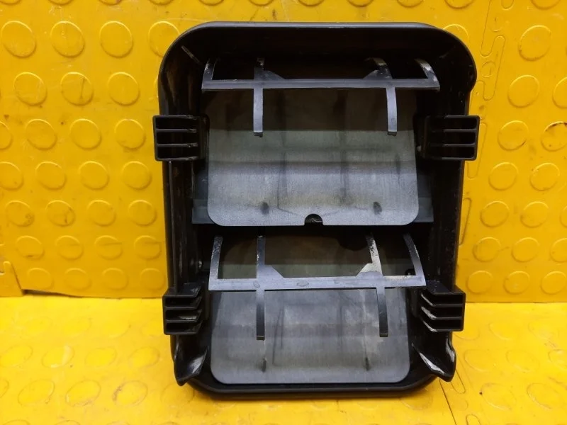 Клапан вентиляции багажного отделения Renault Arkana 2019 8200728288 JC H5HA