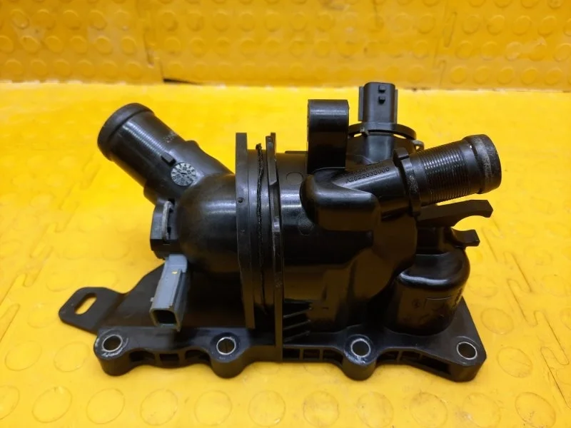 Корпус термостата всборе с термостатом Renault Arkana 2019 110600260R JC H5HA