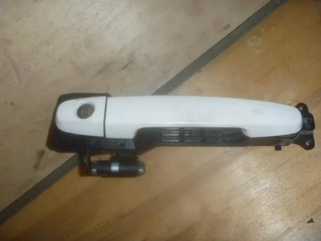 Б.у. ручка двери TOYOTA COROLLA ZRE151 TOYOTA COROLLA ZRE151