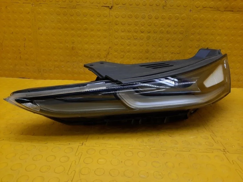 Фара дневного света Hyundai Santa Fe 2019 92207S1000 TM D4HBKU932189, передняя левая