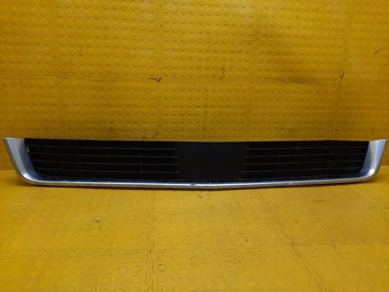 Молдинг бампера Cadillac Escalade 2016 23225241 YS L86 6GR187801, передний