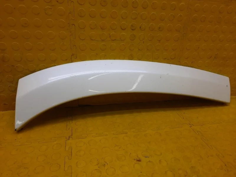 Молдинг бампера Cadillac Escalade 2016 23308312 YS L86 6GR187801, передний правый