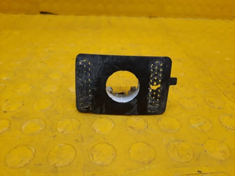 Кронштейн парктроника Cadillac Escalade 2016 84091458 YS L86 6GR187801, передний