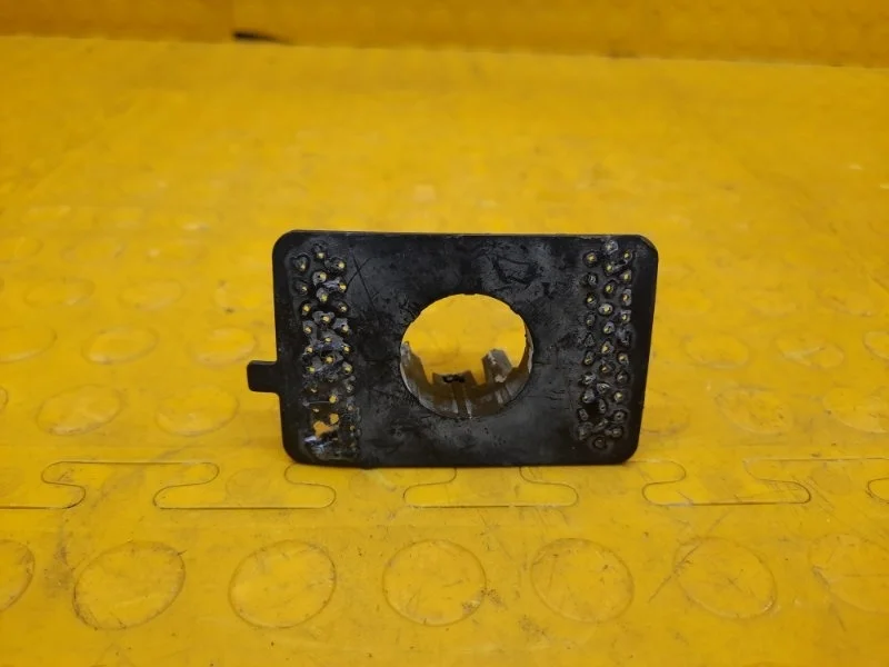 Кронштейн парктроника Cadillac Escalade 2016 84091458 YS L86 6GR187801, передний