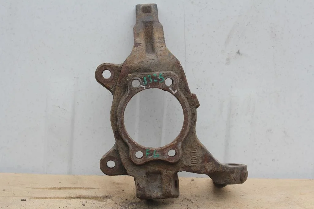 Б.у. кулак поворотный NISSAN TEANA J32 NISSAN TEANA J32