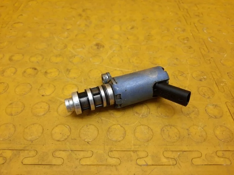 Клапан Audi Q8 2021 06M115393D 4MN CVMD